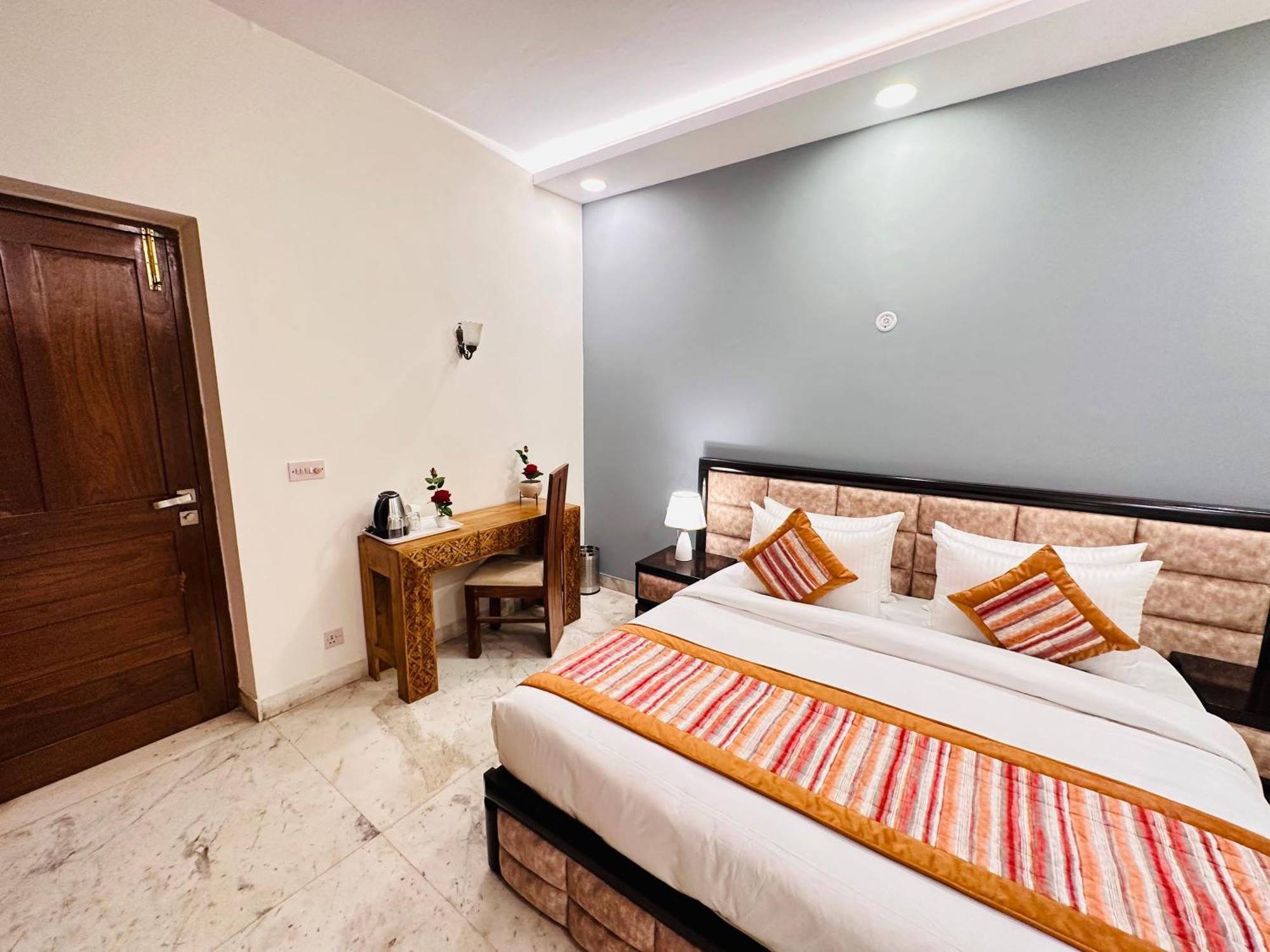 Отель Grove Residency Hauz Khas New Delhi Couple Friendly Экстерьер фото